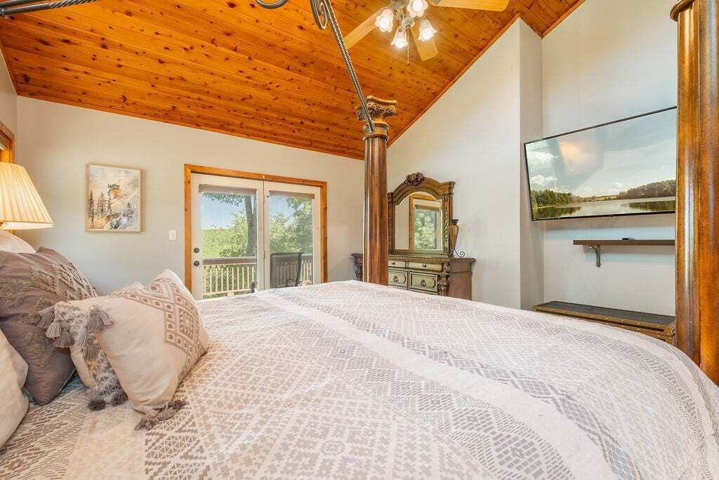 Photo of Bedroom in Mountainside