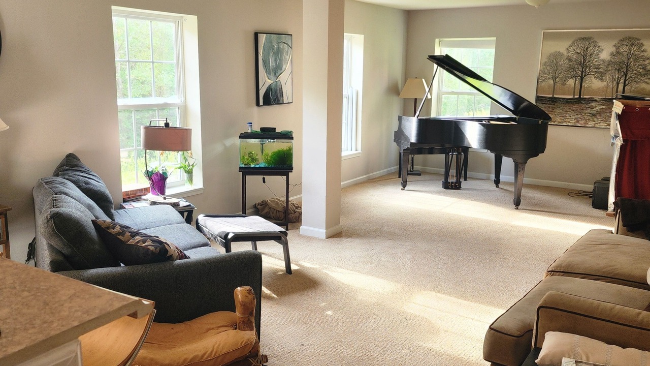 Photo of Livingroom in Upper Marlboro