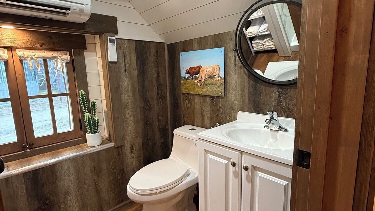 Photo of Bathroom in Pinnacles Entrance Badlands