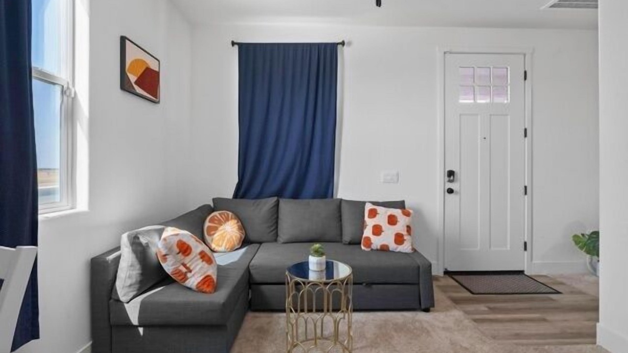 Photo of Livingroom in Rosedale