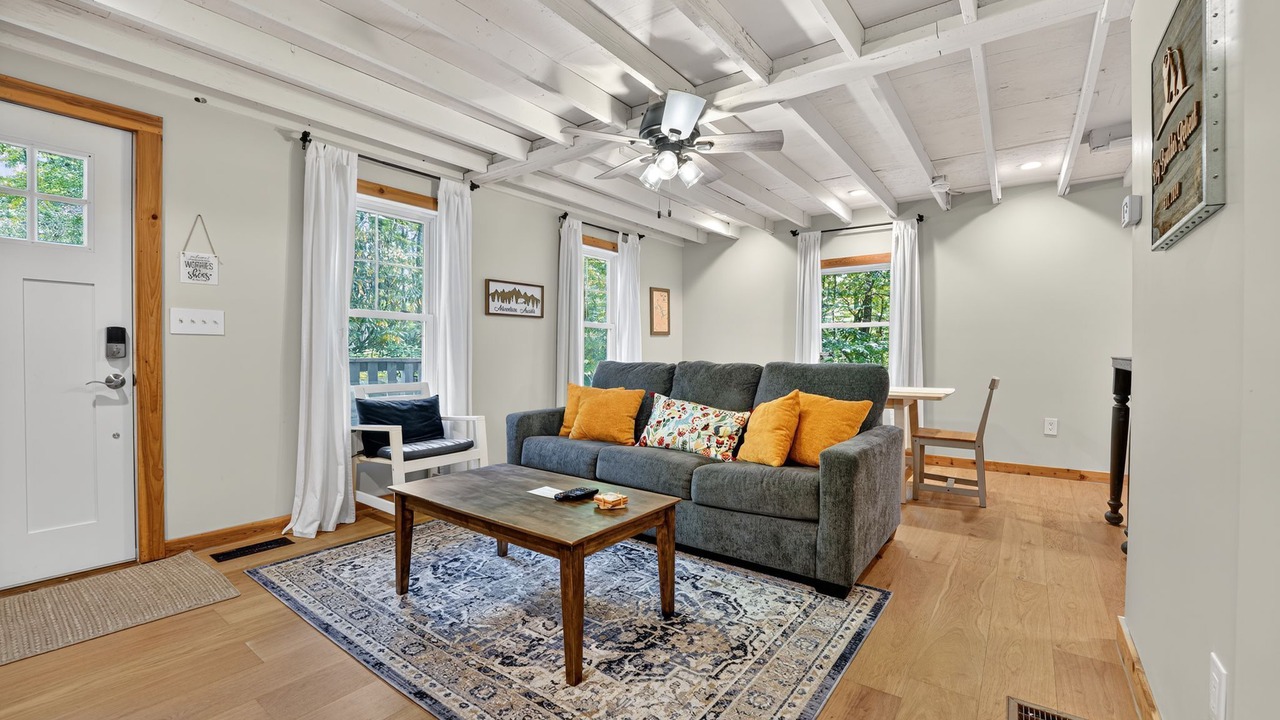 Photo of Livingroom in Crellin