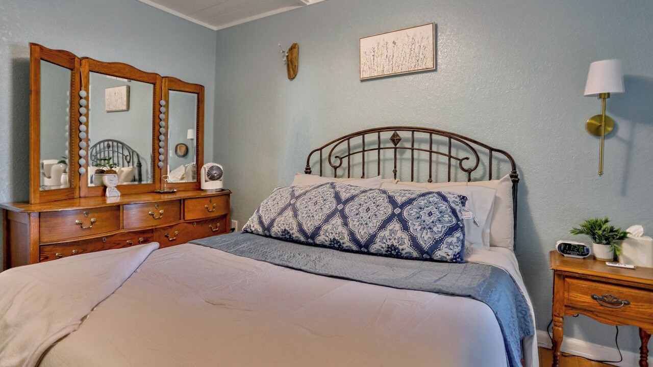 Photo of Bedroom in Schofield