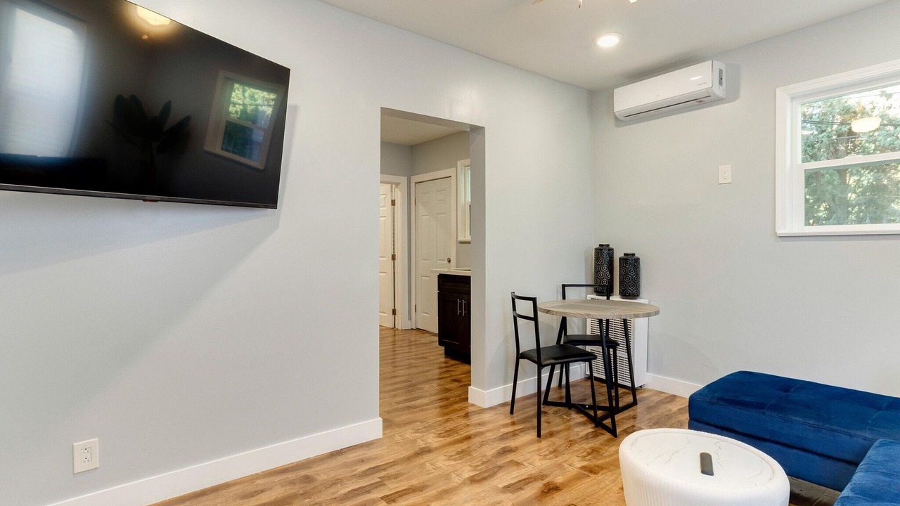 Photo of Livingroom in Studio City