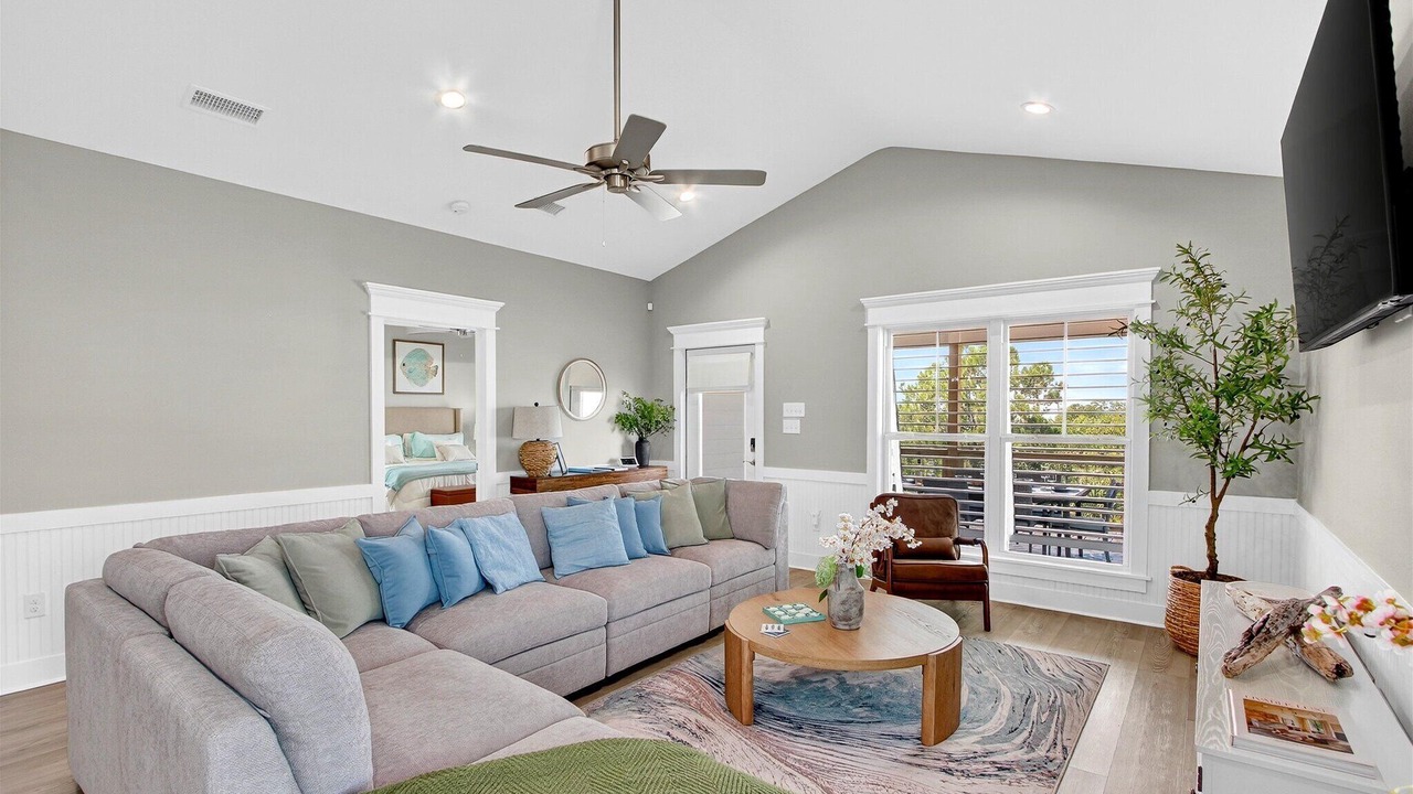 Photo of Livingroom in Shoreline Park