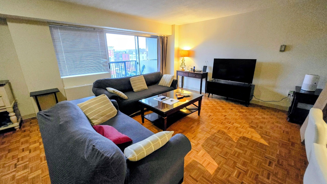 Photo of Livingroom in Medical Center Area