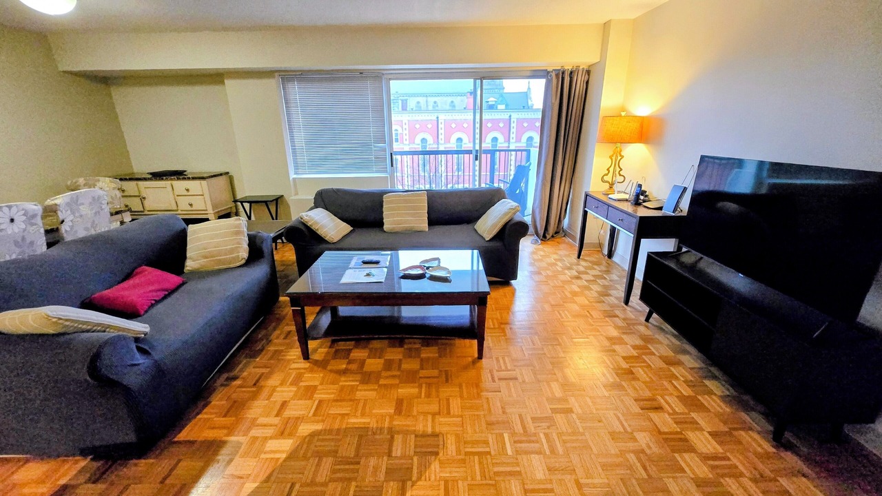 Photo of Livingroom in Medical Center Area