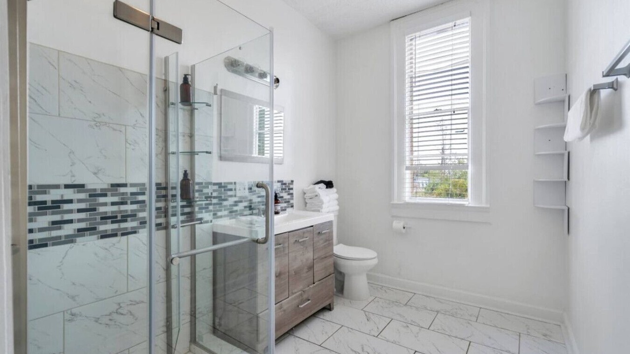 Photo of Bathroom in Tulane - Gravier
