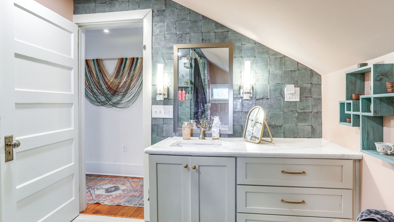 Photo of Bathroom in Roseland Terrace Historic District