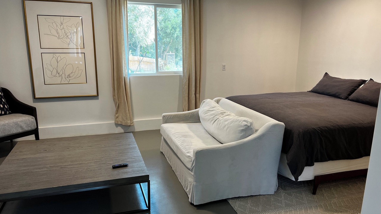 Photo of Bedroom in Meiners Oaks