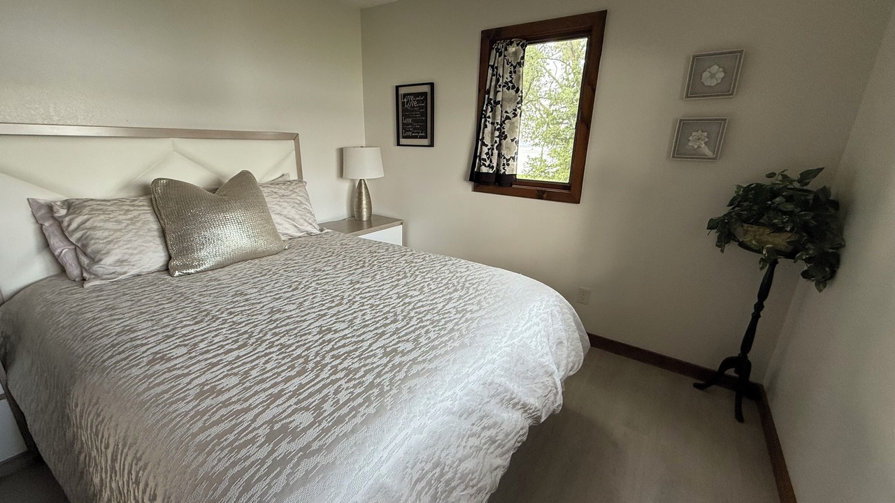 Photo of Bedroom in Clear Lake