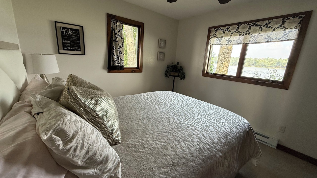 Photo of Bedroom in Clear Lake
