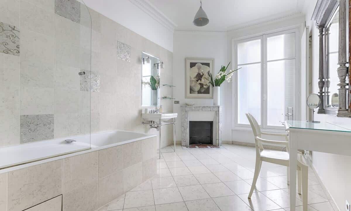Photo of Bathroom in Quartier des Invalides