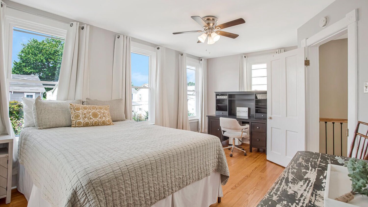 Photo of Bedroom in Homewood