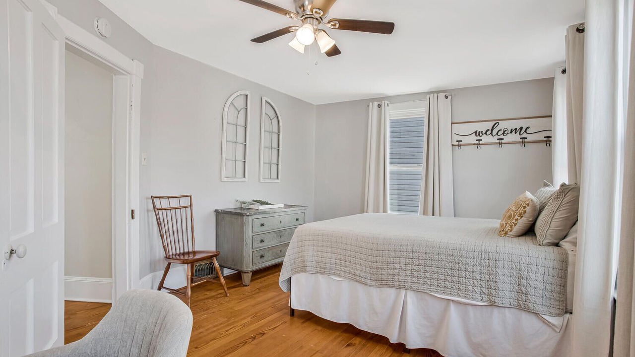 Photo of Bedroom in Homewood