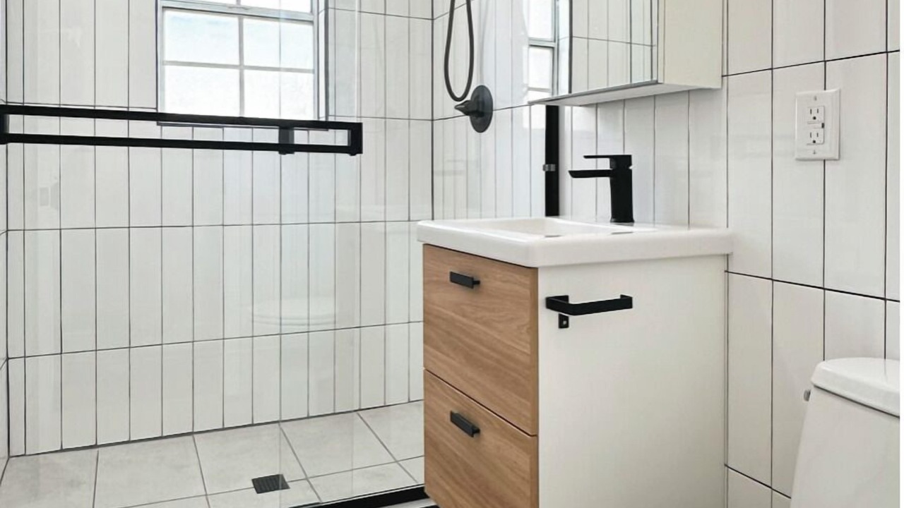 Photo of Bathroom in Miracle Mile