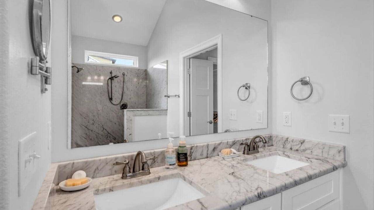 Photo of Bathroom in Ocean Springs