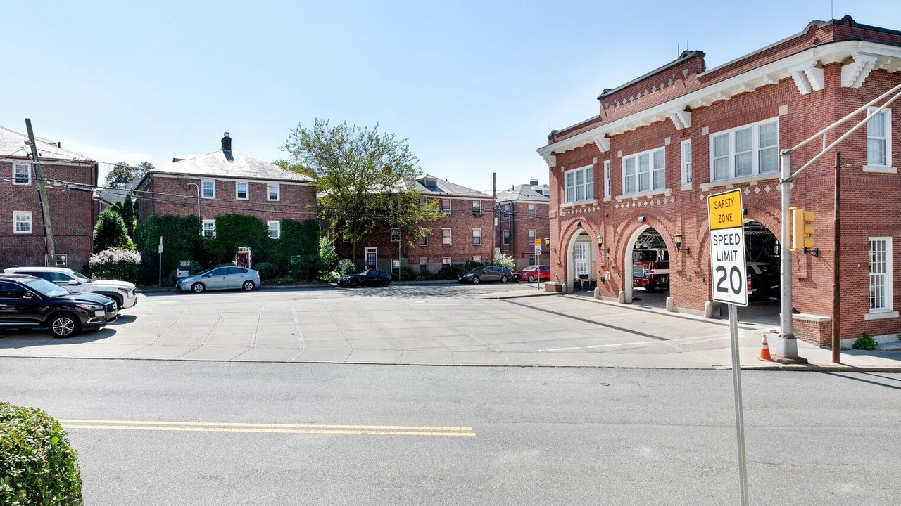 Photo of Outdoor in Neighborhood Nine