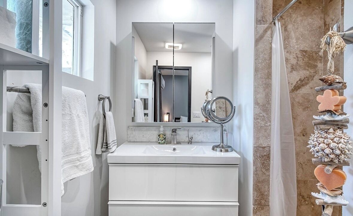 Photo of Bathroom in Calabasas