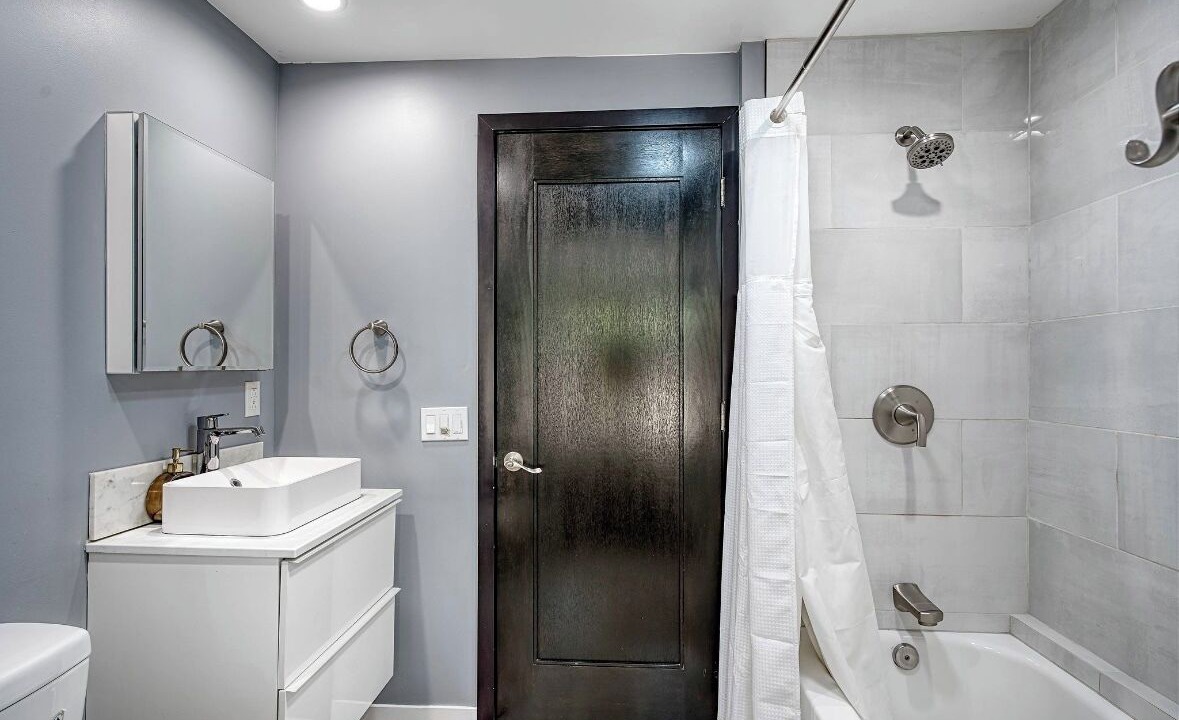 Photo of Bathroom in Calabasas