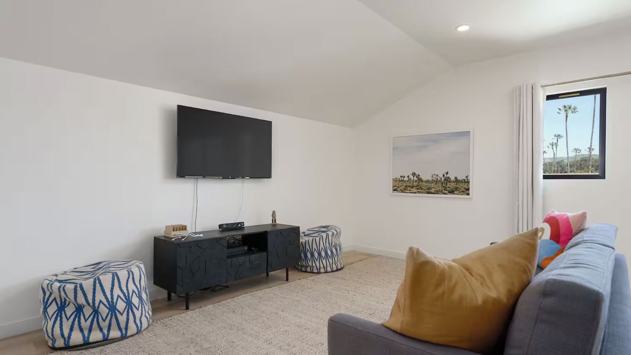 Photo of Livingroom in Oxnard Shores