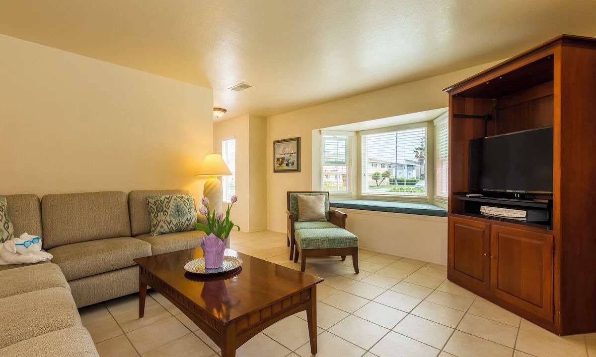 Photo of Livingroom in Oxnard Shores