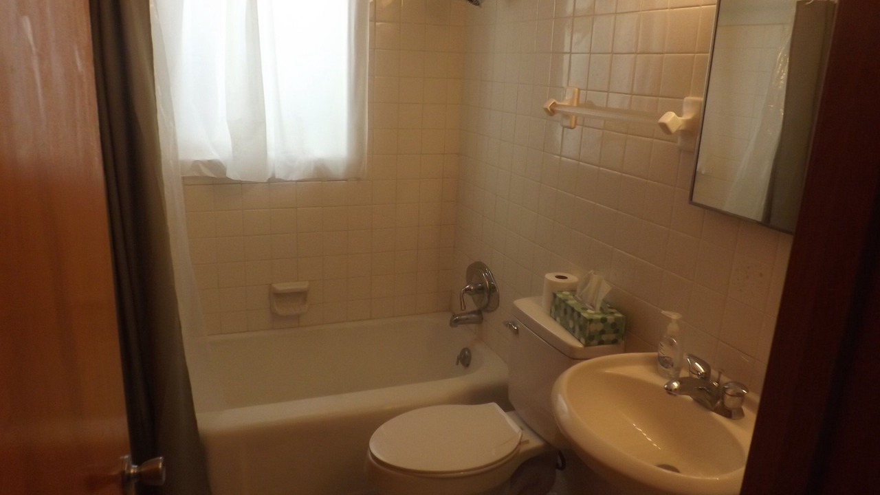 Photo of Bathroom in Kutzky Park