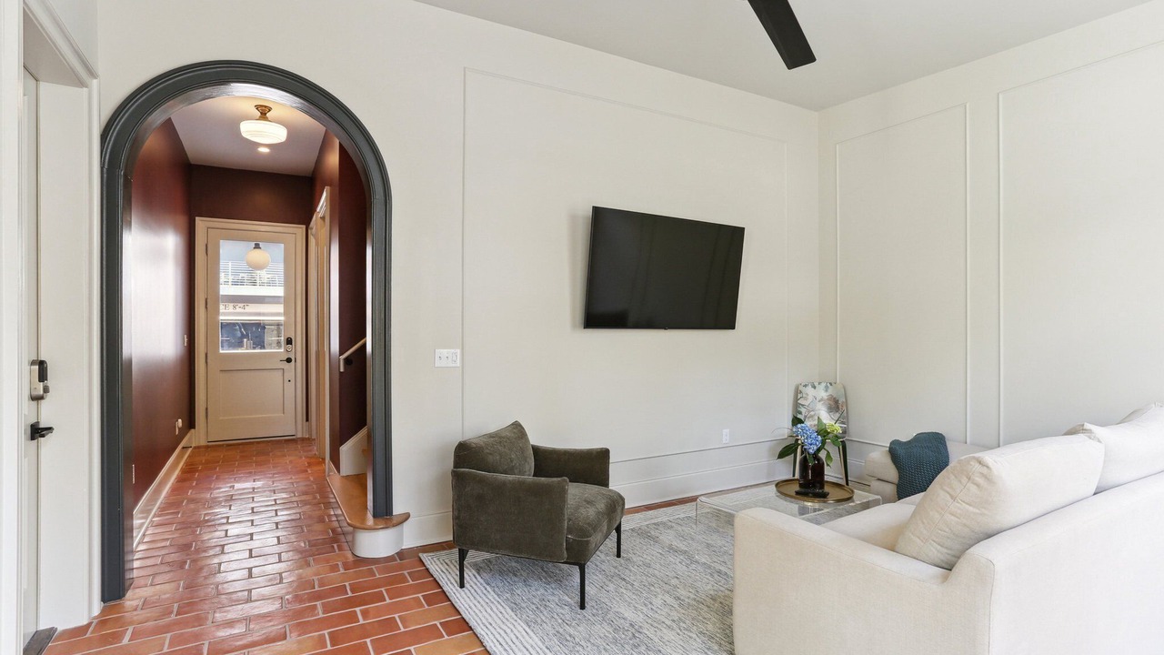 Photo of Livingroom in Arts/Warehouse District