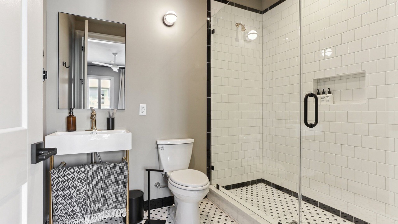 Photo of Bathroom in Arts/Warehouse District
