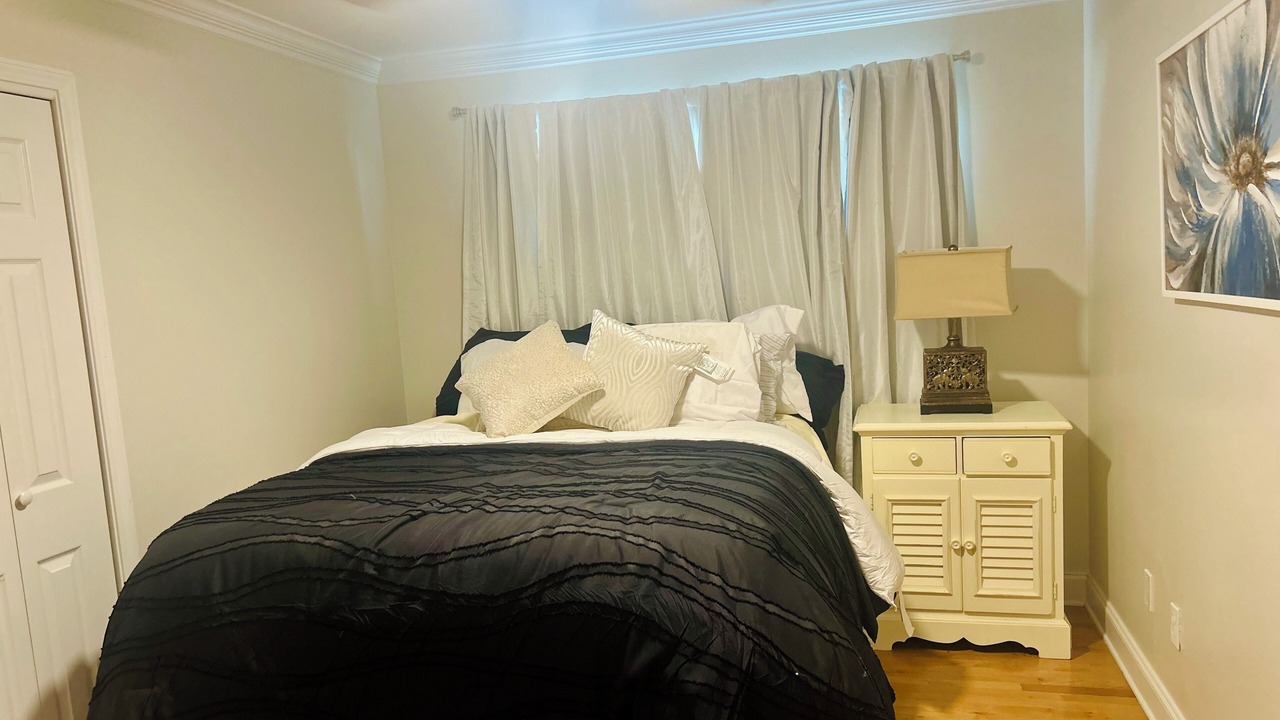 Photo of Bedroom in Henderson Point