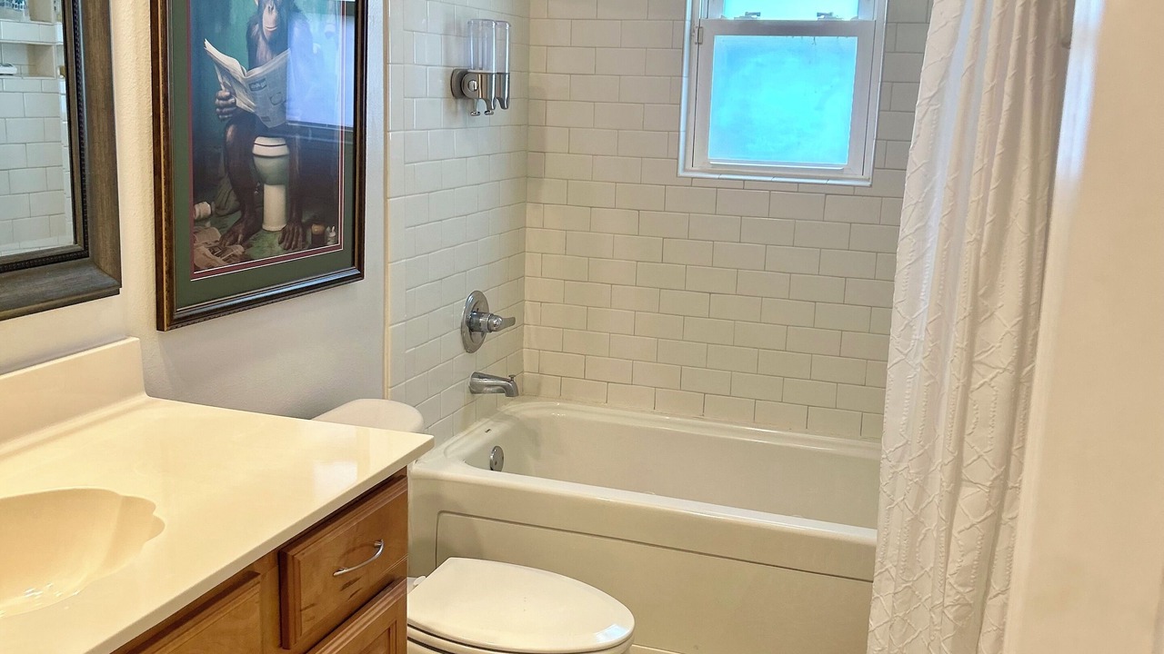 Photo of Bathroom in Henderson Point