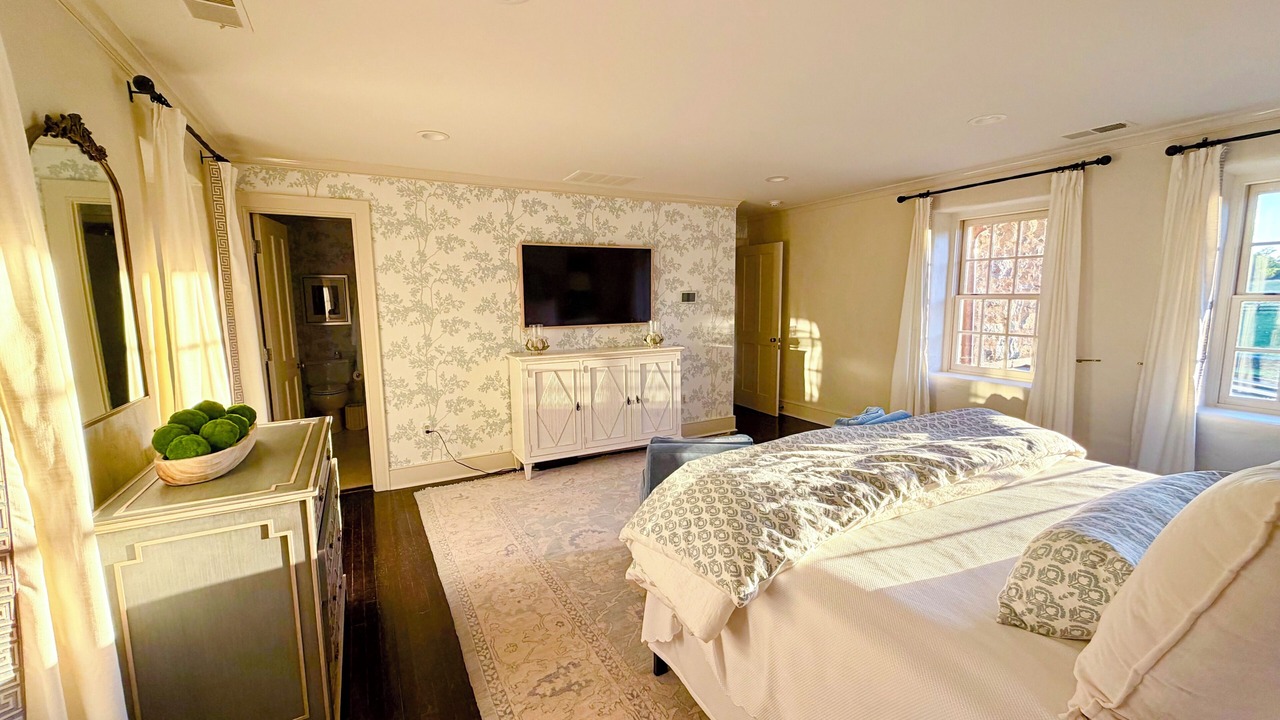 Photo of Bedroom in Middleburg