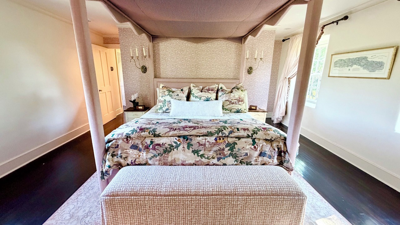 Photo of Bedroom in Middleburg
