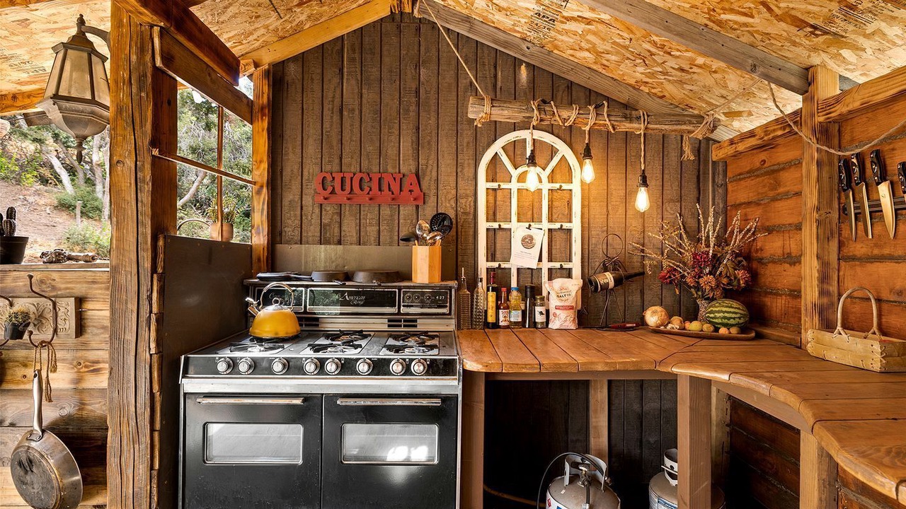 Photo of Kitchen in Leona Valley
