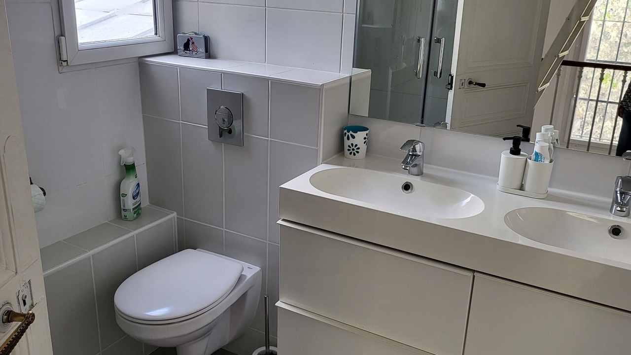 Photo of Bathroom in Saint-Ouen
