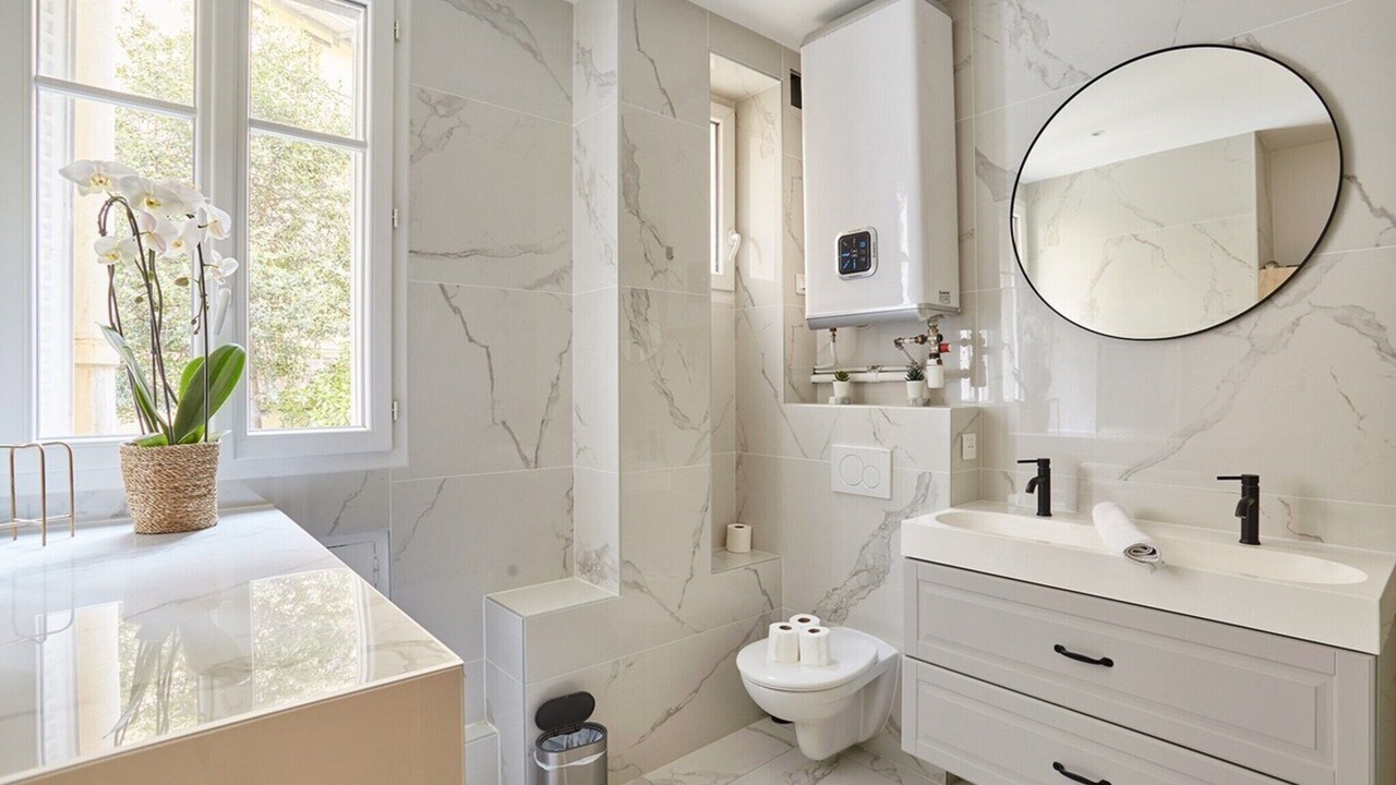 Photo of Bathroom in Saint-Lambert