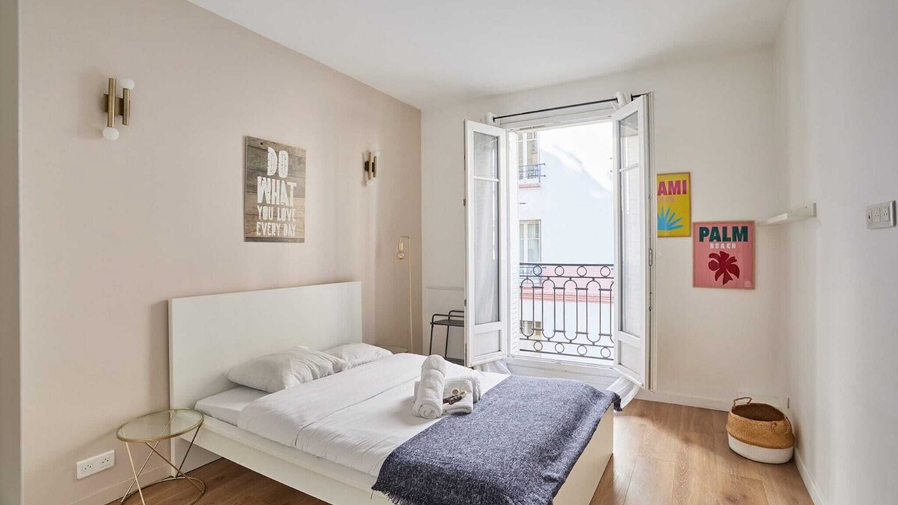 Photo of Bedroom in Saint-Lambert