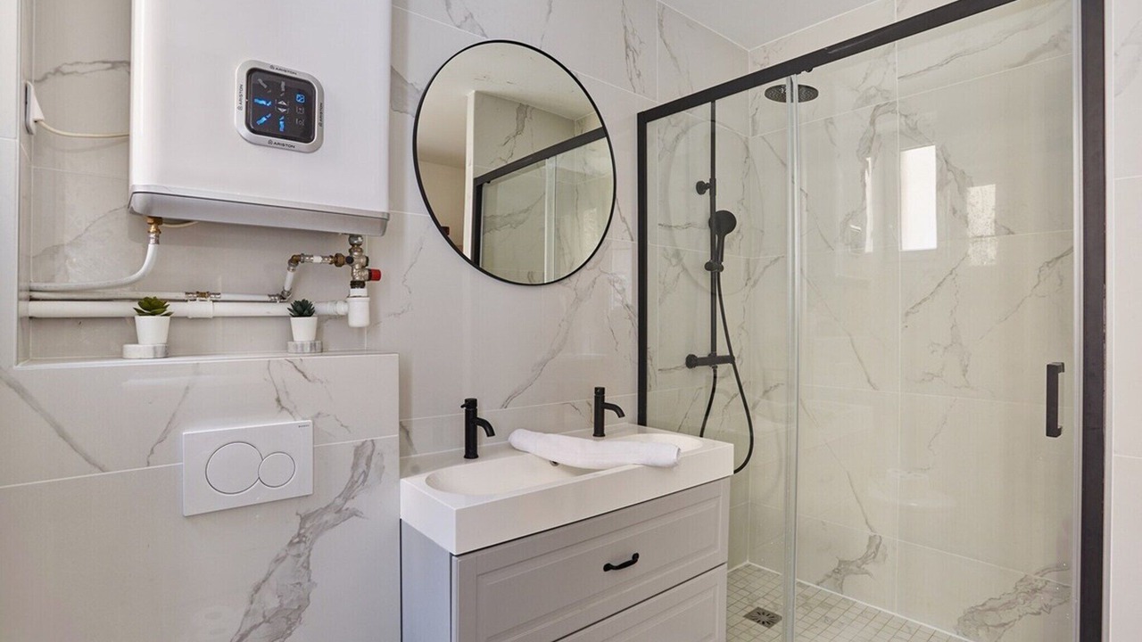 Photo of Bathroom in Saint-Lambert