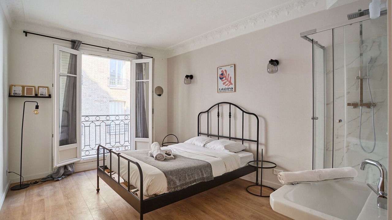 Photo of Bedroom in Saint-Lambert