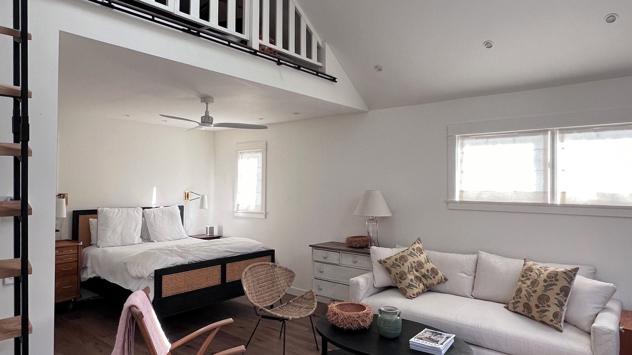 Photo of Livingroom in Hollywood Hills