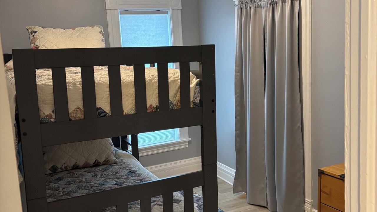 Photo of Bedroom in Arnolds Park