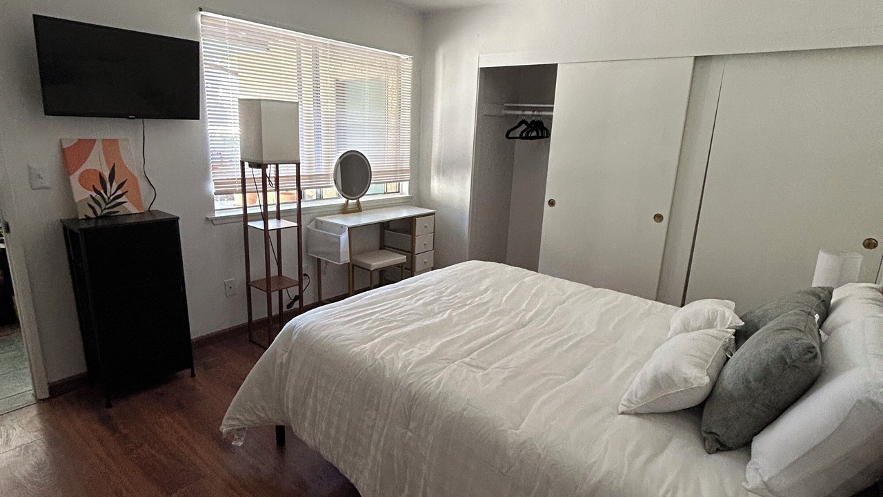Photo of Bedroom in Estates at Canyon Crest