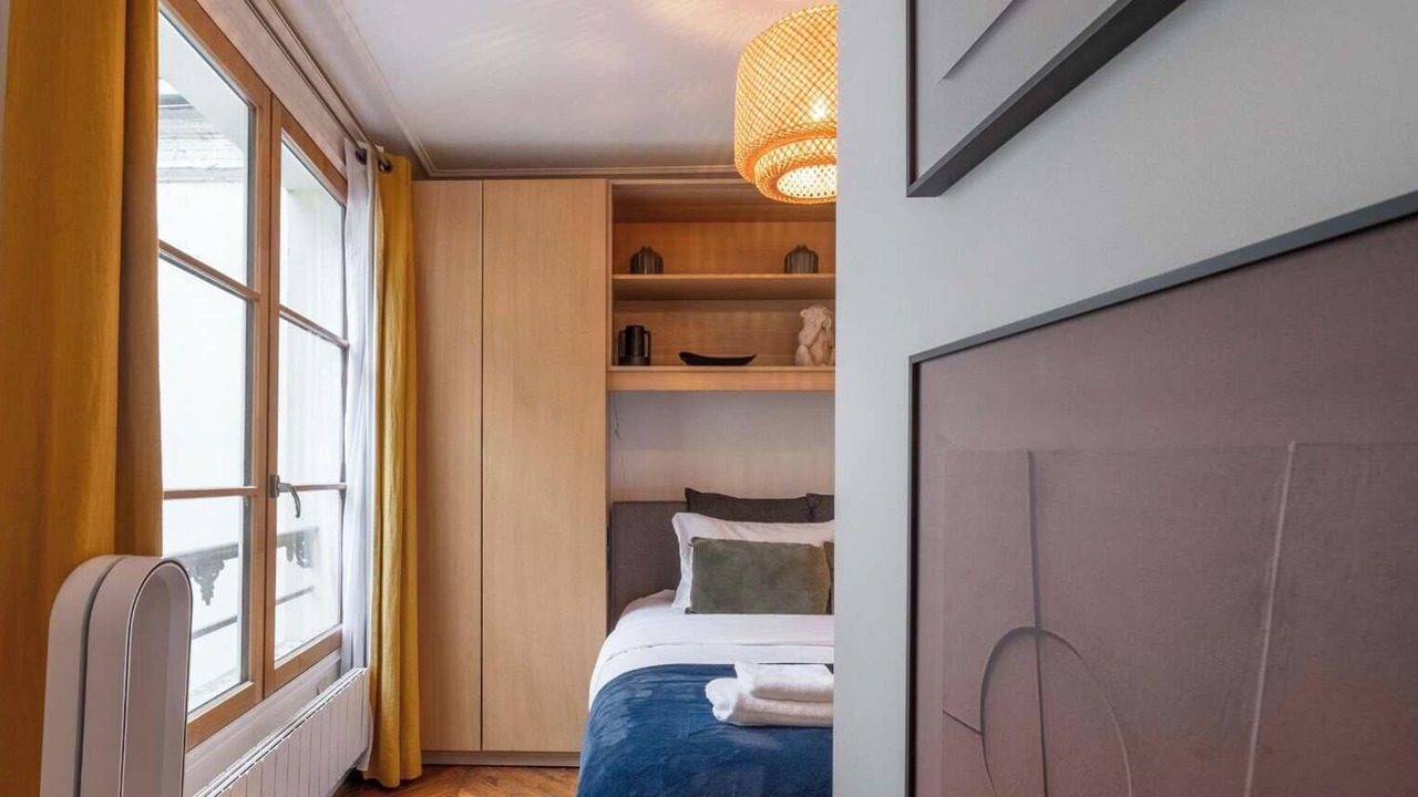 Photo of Bedroom in 2nd Arrondissement