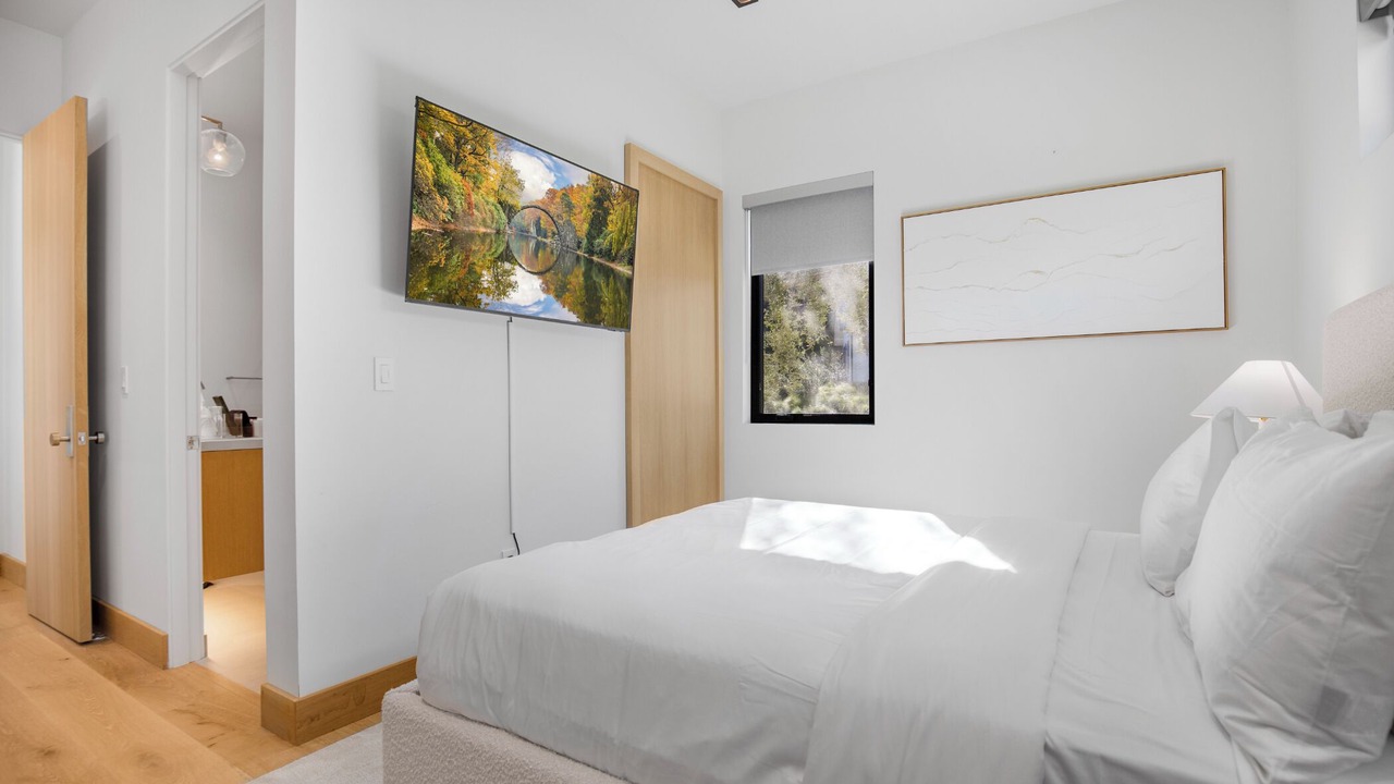 Photo of Bedroom in Malibu