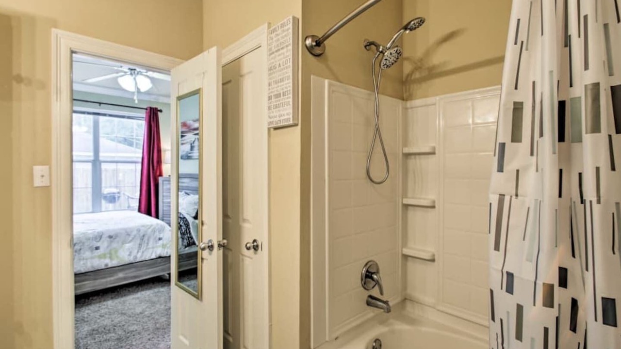 Photo of Bathroom in Highlands - Perkins