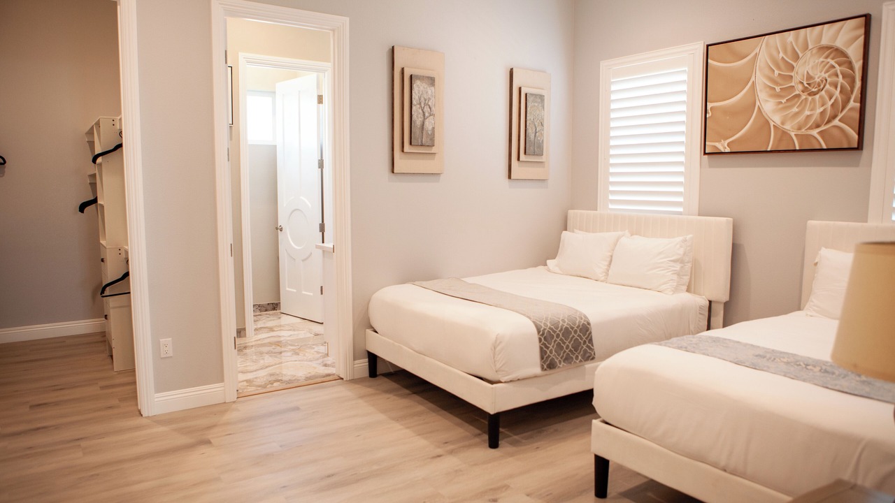 Photo of Bedroom in Midway City