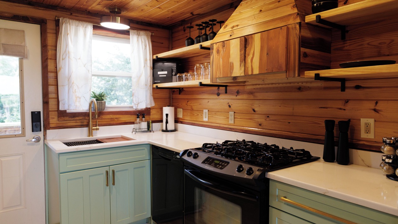Photo of Kitchen in Gulf Park Estates