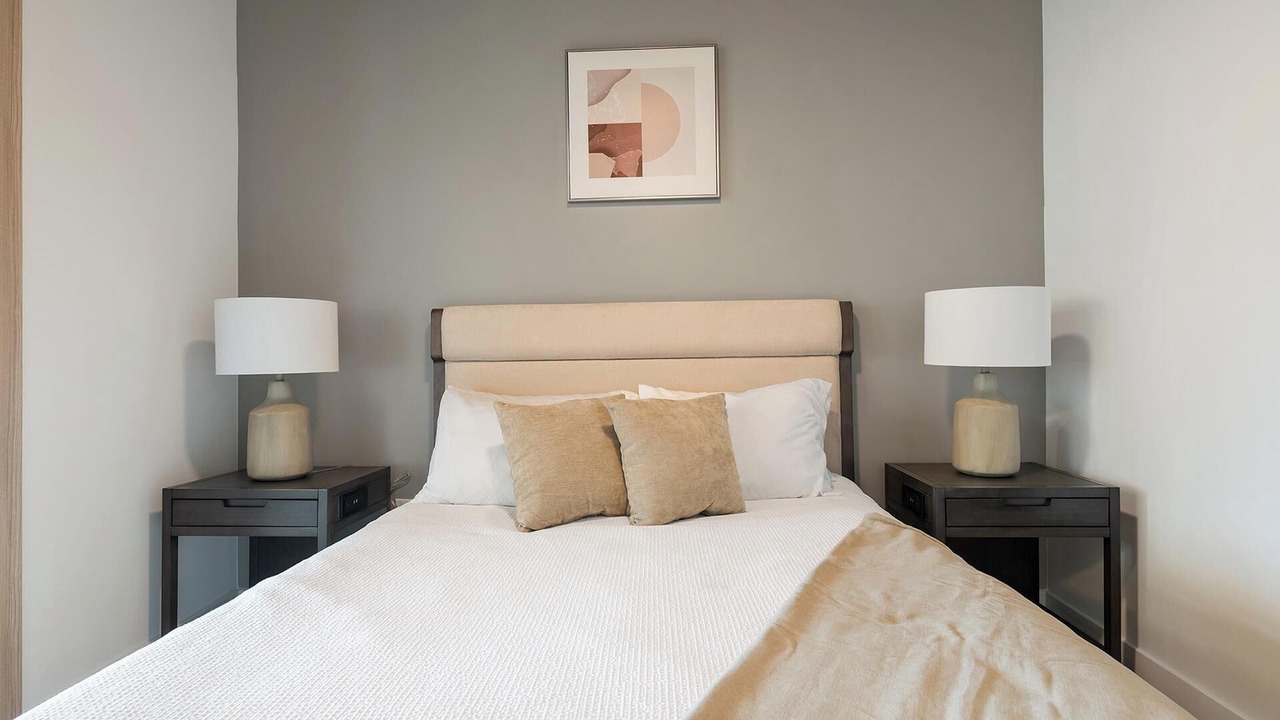 Photo of Bedroom in Baileys Crossroads