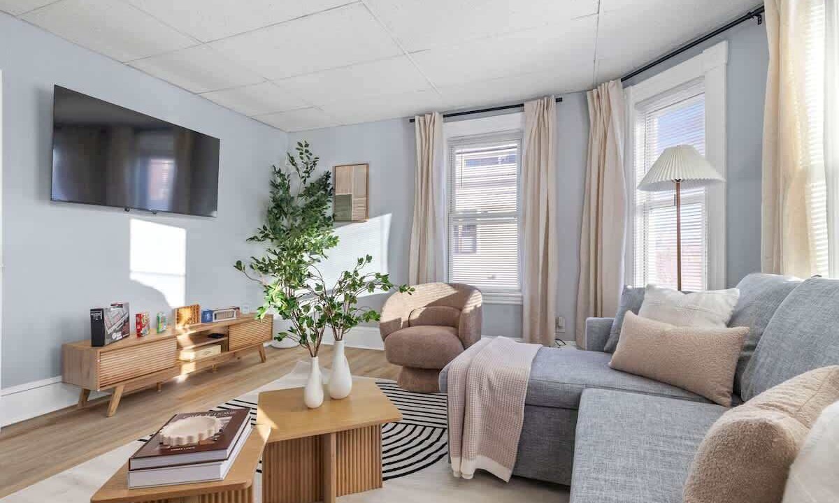 Photo of Livingroom in Winter Hill