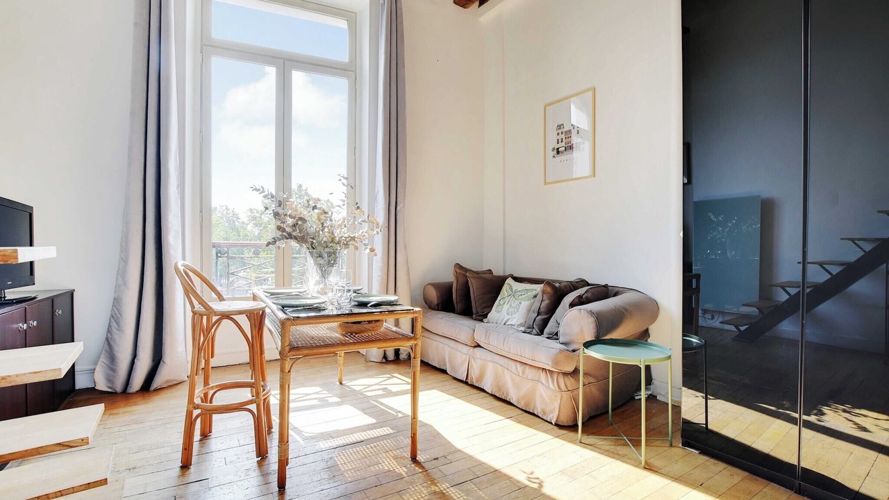 Photo of Livingroom in Arts-et-Metiers