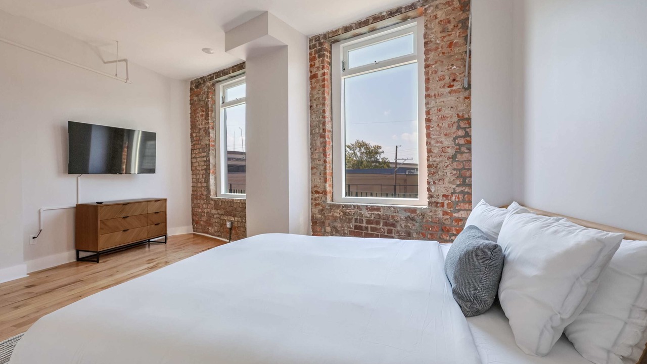 Photo of Bedroom in Arts/Warehouse District